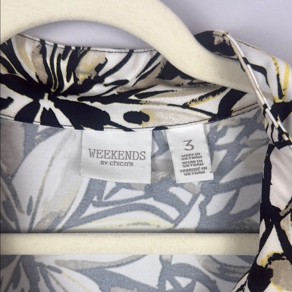 WEEKENDS BY CHICO'S 1/4 Zip White Black Gold Floral Stretch Athletic Top Size XL - Picture 3 of 9